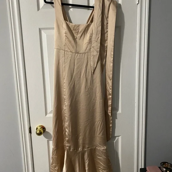 Show me your mumu claire midi bridesmaid dress - Picture 2 of 2